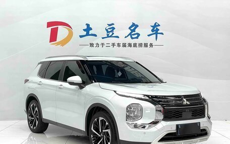 Mitsubishi Outlander, 2023 год, 4 680 325 рублей, 3 фотография