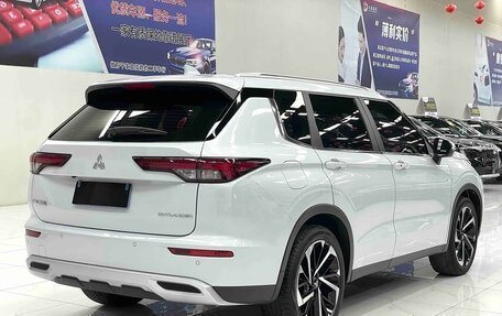 Mitsubishi Outlander, 2023 год, 4 680 325 рублей, 6 фотография