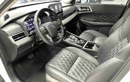 Mitsubishi Outlander, 2023 год, 4 680 325 рублей, 7 фотография