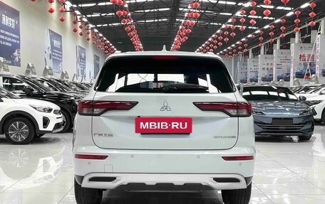 Mitsubishi Outlander, 2023 год, 4 680 325 рублей, 5 фотография