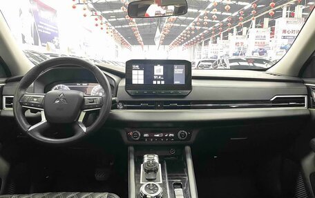 Mitsubishi Outlander, 2023 год, 4 680 325 рублей, 9 фотография