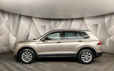 Volkswagen Tiguan II, 2018 год, 2 345 000 рублей, 5 фотография