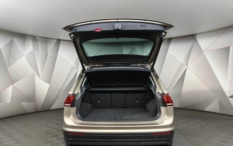 Volkswagen Tiguan II, 2018 год, 2 345 000 рублей, 12 фотография