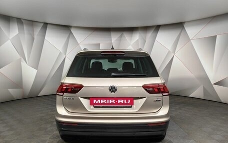 Volkswagen Tiguan II, 2018 год, 2 345 000 рублей, 8 фотография