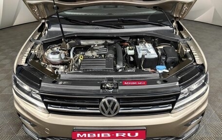 Volkswagen Tiguan II, 2018 год, 2 345 000 рублей, 11 фотография