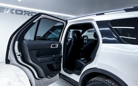 Ford Explorer VI, 2012 год, 1 550 000 рублей, 25 фотография