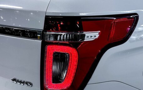 Ford Explorer VI, 2012 год, 1 550 000 рублей, 33 фотография