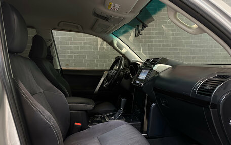 Toyota Land Cruiser Prado 150 рестайлинг 2, 2014 год, 3 700 000 рублей, 9 фотография