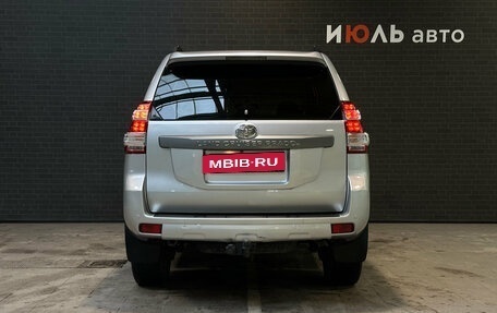 Toyota Land Cruiser Prado 150 рестайлинг 2, 2014 год, 3 700 000 рублей, 6 фотография