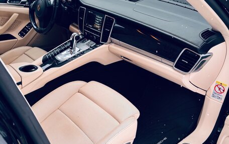 Porsche Panamera II рестайлинг, 2015 год, 4 000 000 рублей, 9 фотография