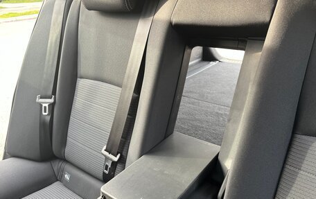 Toyota Avensis III рестайлинг, 2015 год, 1 790 000 рублей, 19 фотография