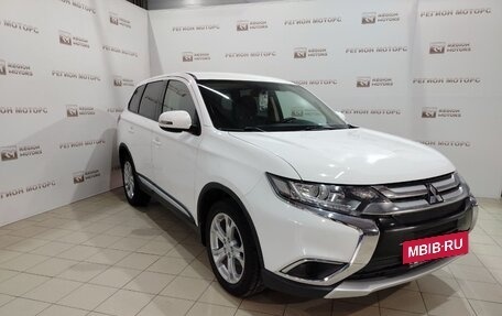 Mitsubishi Outlander III рестайлинг 3, 2017 год, 2 050 000 рублей, 3 фотография