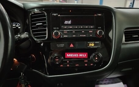 Mitsubishi Outlander III рестайлинг 3, 2017 год, 2 050 000 рублей, 7 фотография