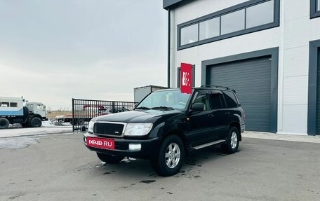 Toyota Land Cruiser 100 рестайлинг 2, 2006 год, 2 699 900 рублей, 2 фотография