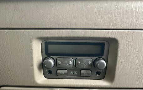 Toyota Land Cruiser 100 рестайлинг 2, 2006 год, 2 699 900 рублей, 19 фотография