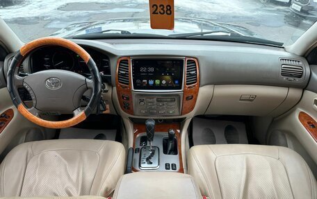 Toyota Land Cruiser 100 рестайлинг 2, 2006 год, 2 699 900 рублей, 16 фотография