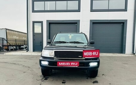 Toyota Land Cruiser 100 рестайлинг 2, 2006 год, 2 699 900 рублей, 9 фотография