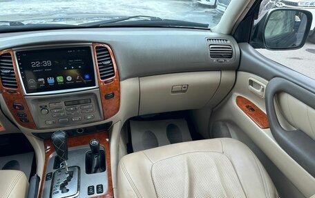 Toyota Land Cruiser 100 рестайлинг 2, 2006 год, 2 699 900 рублей, 15 фотография
