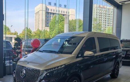 Mercedes-Benz V-Класс, 2025 год, 13 000 000 рублей, 2 фотография