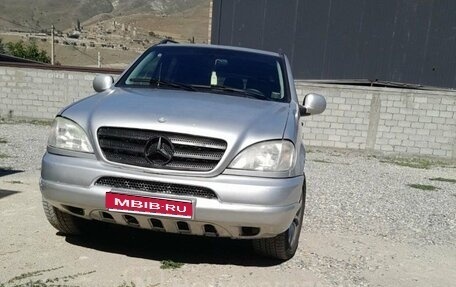 Mercedes-Benz M-Класс, 1998 год, 580 000 рублей, 1 фотография