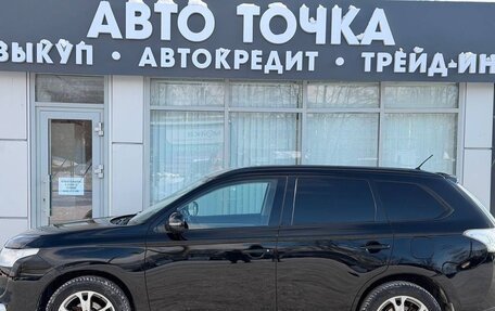 Mitsubishi Outlander III рестайлинг 3, 2014 год, 1 398 000 рублей, 9 фотография
