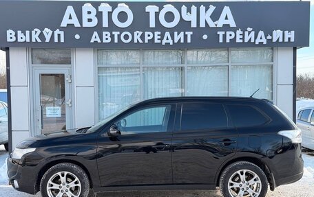 Mitsubishi Outlander III рестайлинг 3, 2014 год, 1 398 000 рублей, 10 фотография
