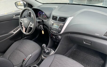 Hyundai Solaris II рестайлинг, 2016 год, 1 059 000 рублей, 8 фотография