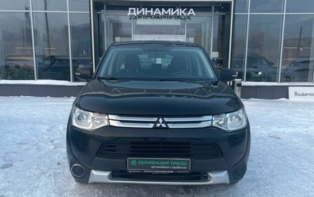 Mitsubishi Outlander III рестайлинг 3, 2014 год, 1 360 000 рублей, 2 фотография