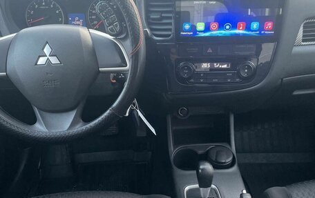 Mitsubishi Outlander III рестайлинг 3, 2014 год, 1 360 000 рублей, 11 фотография