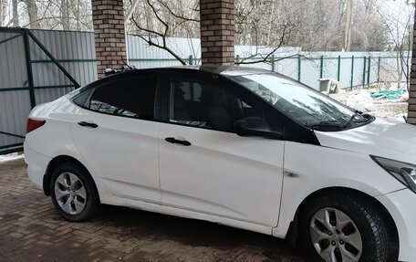 Hyundai Solaris II рестайлинг, 2015 год, 550 000 рублей, 3 фотография