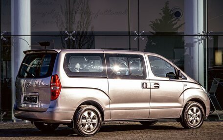 Hyundai Grand Starex Grand Starex I рестайлинг 2, 2014 год, 2 195 000 рублей, 6 фотография