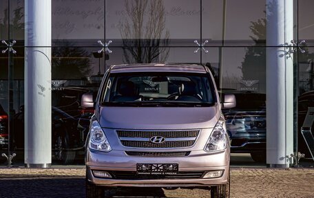 Hyundai Grand Starex Grand Starex I рестайлинг 2, 2014 год, 2 195 000 рублей, 2 фотография