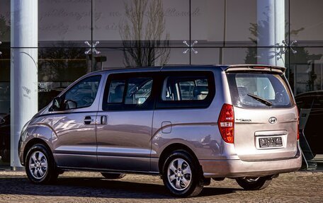 Hyundai Grand Starex Grand Starex I рестайлинг 2, 2014 год, 2 195 000 рублей, 4 фотография