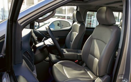 Hyundai Grand Starex Grand Starex I рестайлинг 2, 2014 год, 2 195 000 рублей, 11 фотография