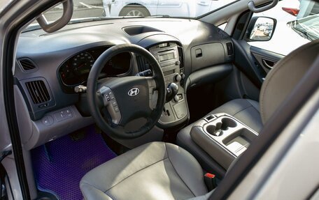 Hyundai Grand Starex Grand Starex I рестайлинг 2, 2014 год, 2 195 000 рублей, 13 фотография