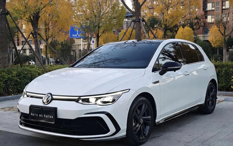 Volkswagen Golf VIII, 2022 год, 1 995 000 рублей, 2 фотография