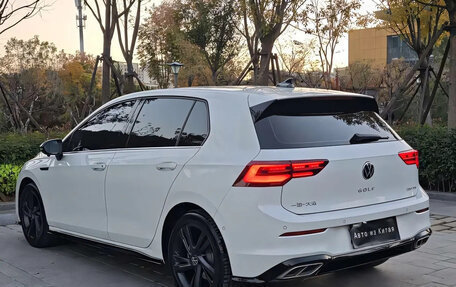 Volkswagen Golf VIII, 2022 год, 1 995 000 рублей, 6 фотография