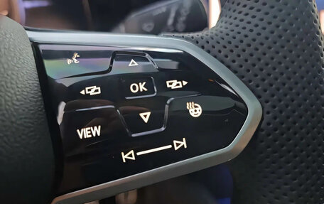 Volkswagen Golf VIII, 2022 год, 1 995 000 рублей, 9 фотография