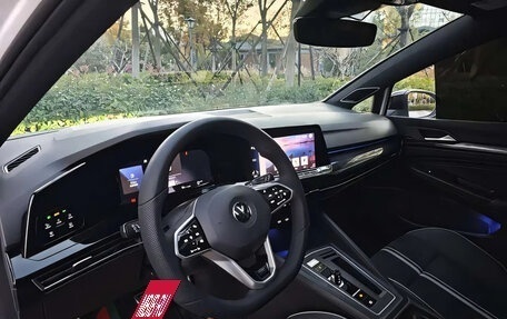 Volkswagen Golf VIII, 2022 год, 1 995 000 рублей, 10 фотография