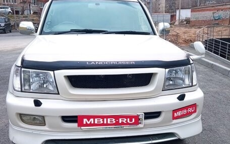 Toyota Land Cruiser 100 рестайлинг 2, 1998 год, 1 900 000 рублей, 3 фотография