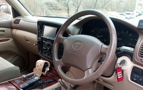 Toyota Land Cruiser 100 рестайлинг 2, 1998 год, 1 900 000 рублей, 8 фотография