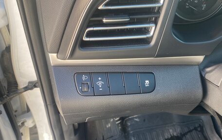 Hyundai Elantra VI рестайлинг, 2019 год, 1 590 000 рублей, 5 фотография