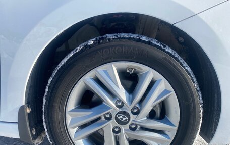 Hyundai Elantra VI рестайлинг, 2019 год, 1 590 000 рублей, 9 фотография