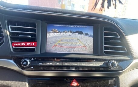 Hyundai Elantra VI рестайлинг, 2019 год, 1 590 000 рублей, 8 фотография