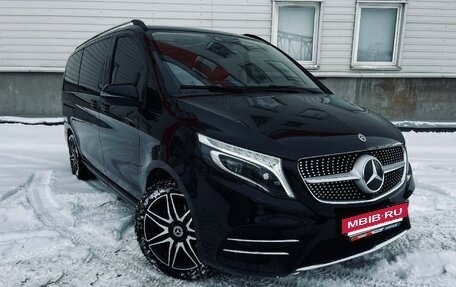 Mercedes-Benz V-Класс, 2022 год, 12 500 000 рублей, 2 фотография