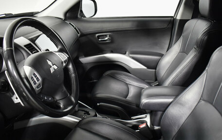 Mitsubishi Outlander III рестайлинг 3, 2011 год, 1 099 000 рублей, 10 фотография