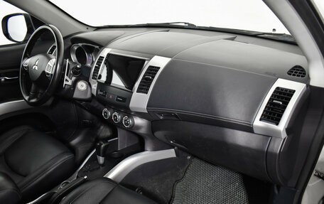 Mitsubishi Outlander III рестайлинг 3, 2011 год, 1 099 000 рублей, 12 фотография