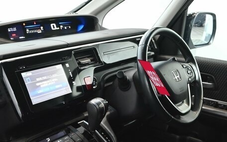 Honda Stepwgn IV, 2015 год, 2 350 000 рублей, 12 фотография