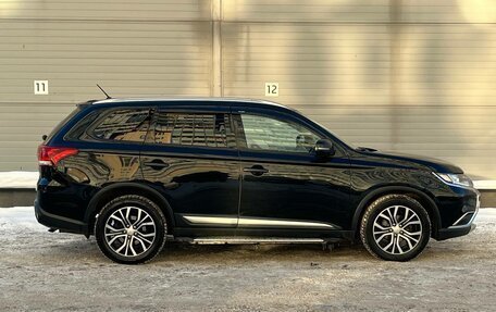 Mitsubishi Outlander III рестайлинг 3, 2016 год, 1 499 000 рублей, 4 фотография