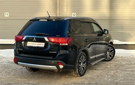Mitsubishi Outlander III рестайлинг 3, 2016 год, 1 499 000 рублей, 5 фотография